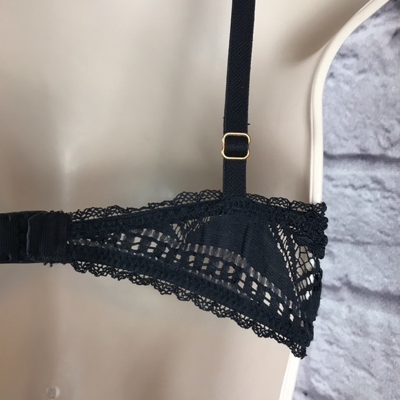 Victoria’s Secret Very Sexy Crochet‎ Bra Push-Up without Padding - Picture 6 of 11